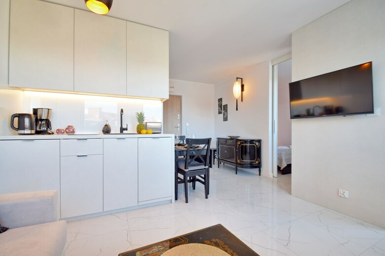 Ambria Apartments II