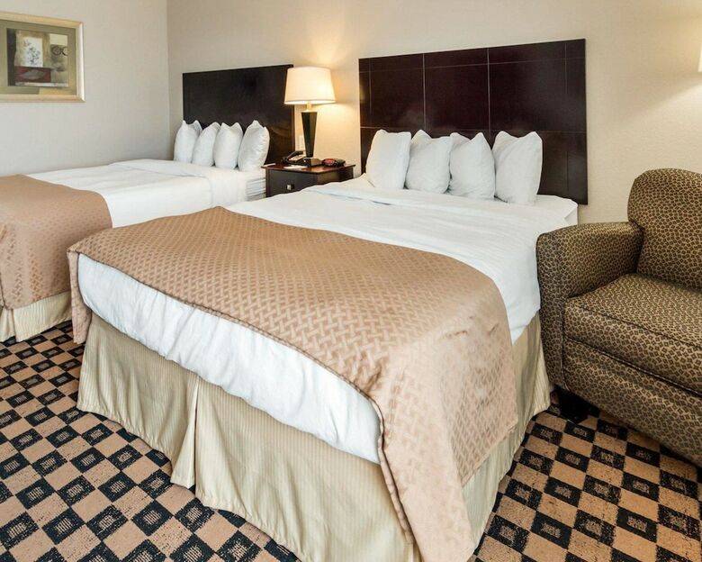 Hotel Quality Inn & Suites