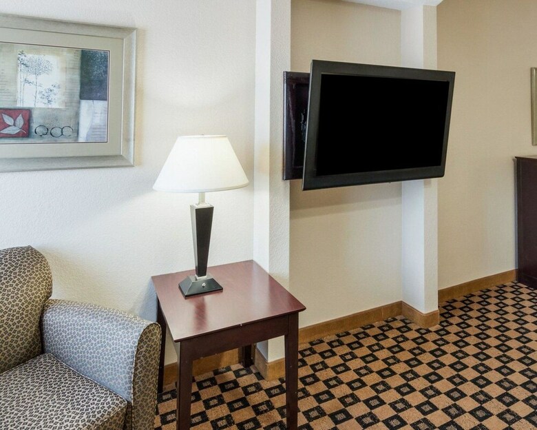 Hotel Quality Inn & Suites