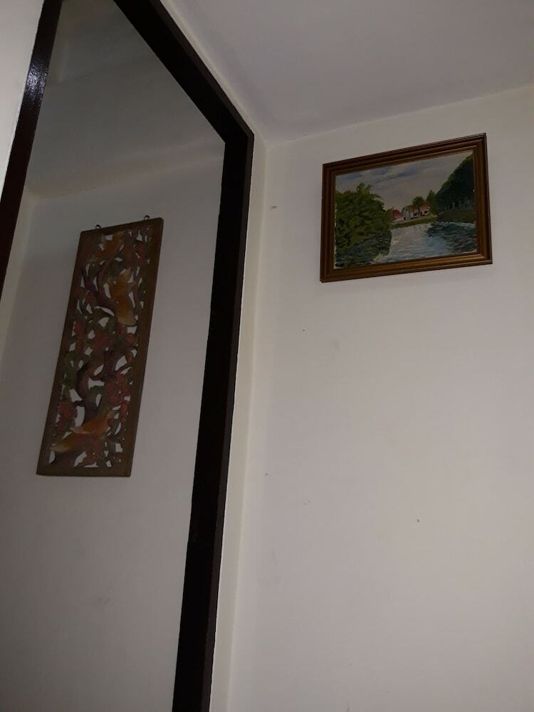 Hotel Sorot House