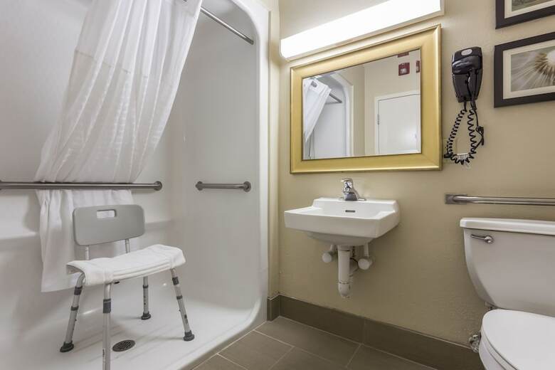 Hotel Comfort Suites