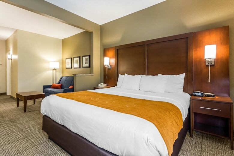 Hotel Comfort Suites