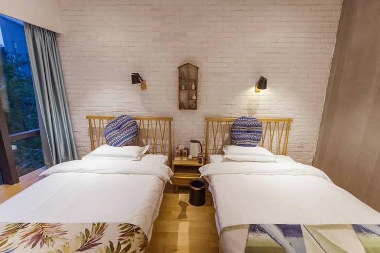 Hostal J Trip Youth Hostel