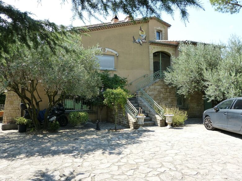 Hotel Villa Theba�de Chambres D'h�tes