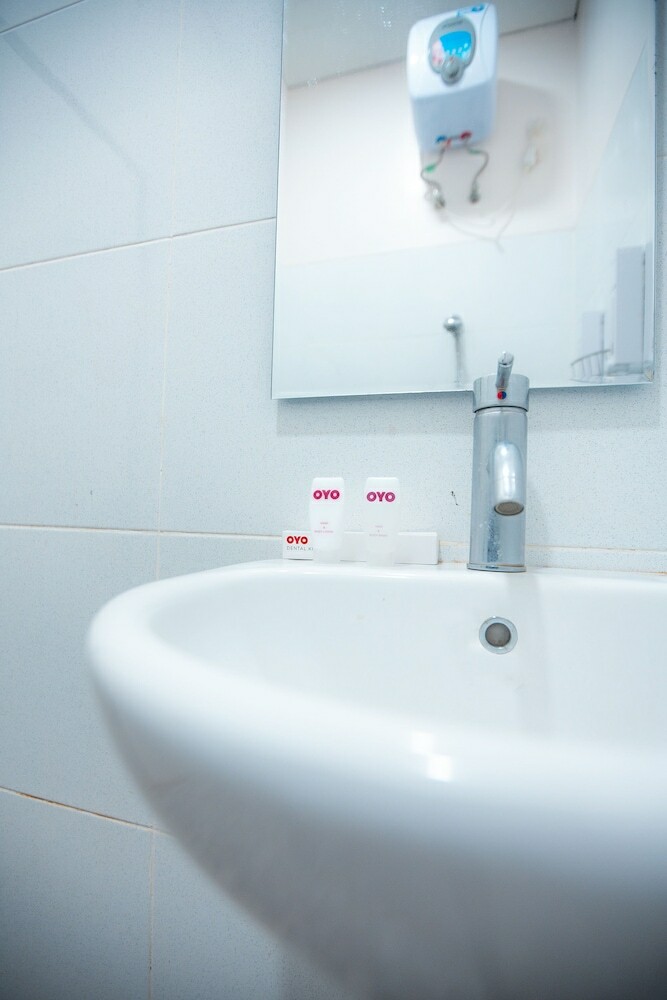 Hotel Oyo 127 W Residence