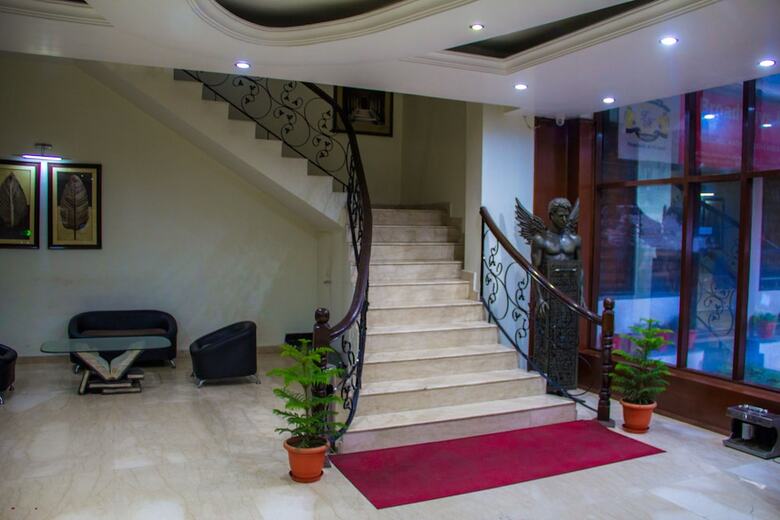 Broadways Inn - Hotel, Resort & Spa