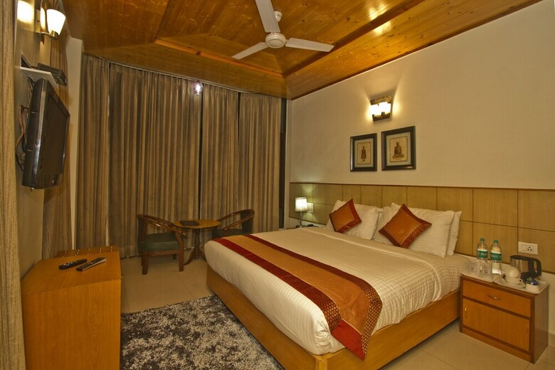 Broadways Inn - Hotel, Resort & Spa