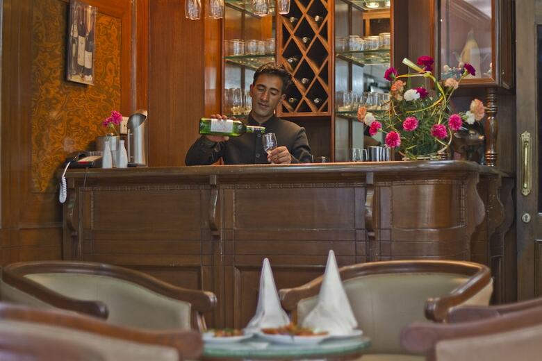 Broadways Inn - Hotel, Resort & Spa