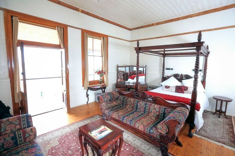 Bed & Breakfast Central Hotel Guest House