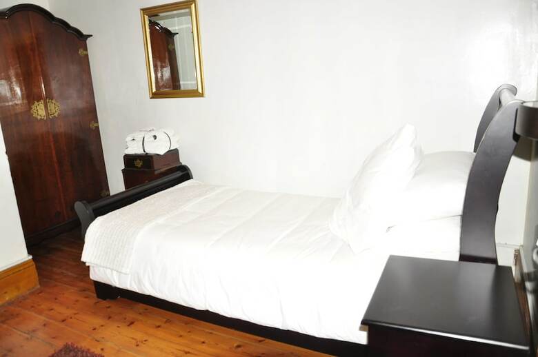 Bed & Breakfast Central Hotel Guest House