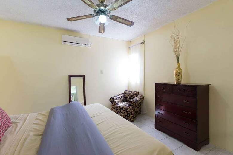 Apartamentos Kgn Most Centrally Located One Bdrm II