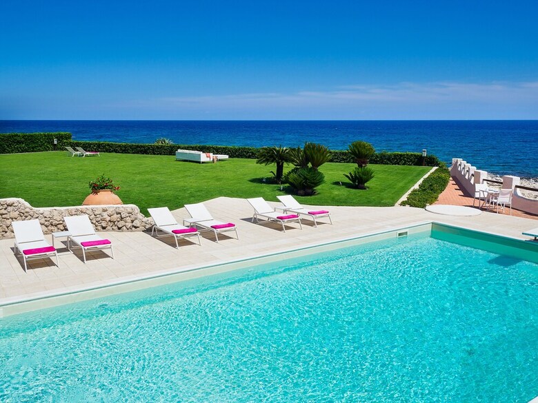 Villa Blue Moon
