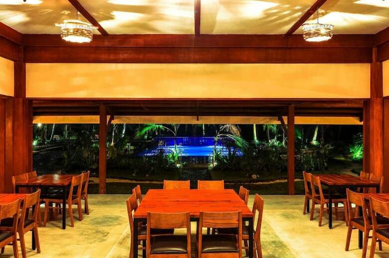 Hotel Retreat Siargao Resort