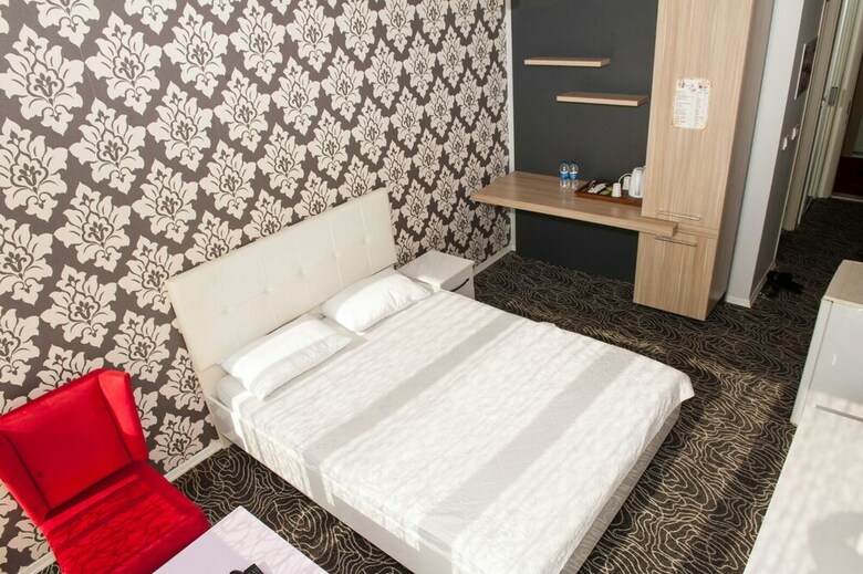 N Suites