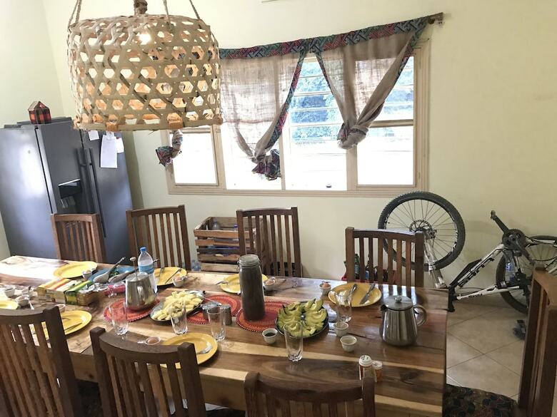 Hostal Mountain Bikes House And Eco Bungalow - Hostel