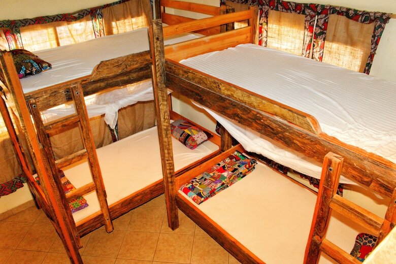 Hostal Mountain Bikes House And Eco Bungalow - Hostel