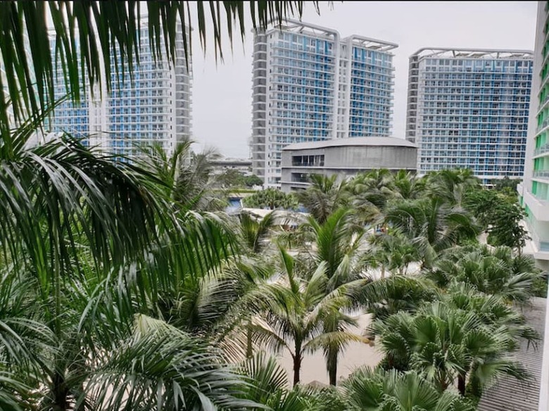 Azure Luxury City Suites By Vacationsph