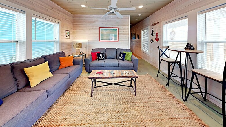 17 Royal Palms - Three Bedroom Home