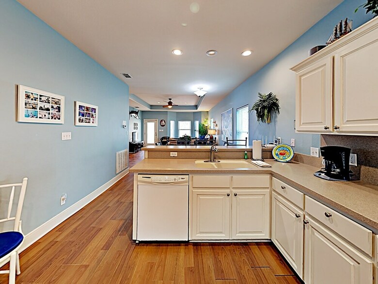 Spinnaker House - Four Bedroom Home