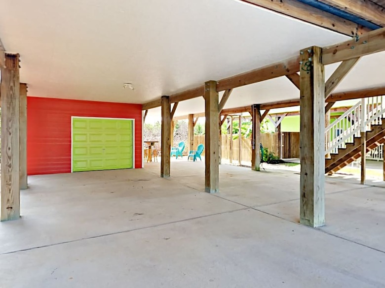Doodle Digs - Three Bedroom Home
