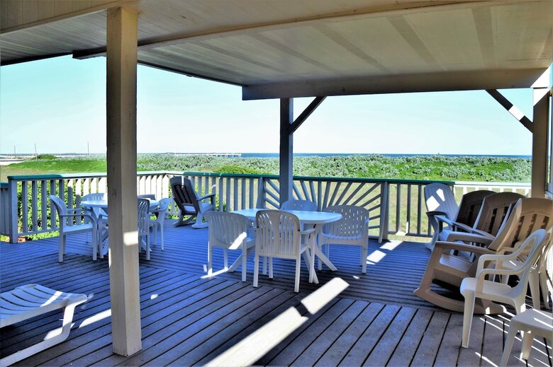 Dolphin House On The Beach - Four Bedroom Home