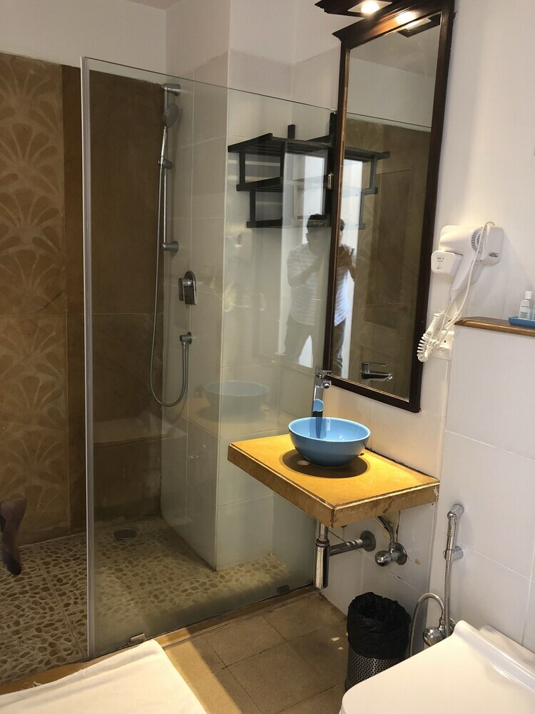 Hotel Yog Niketan By Sanskriti