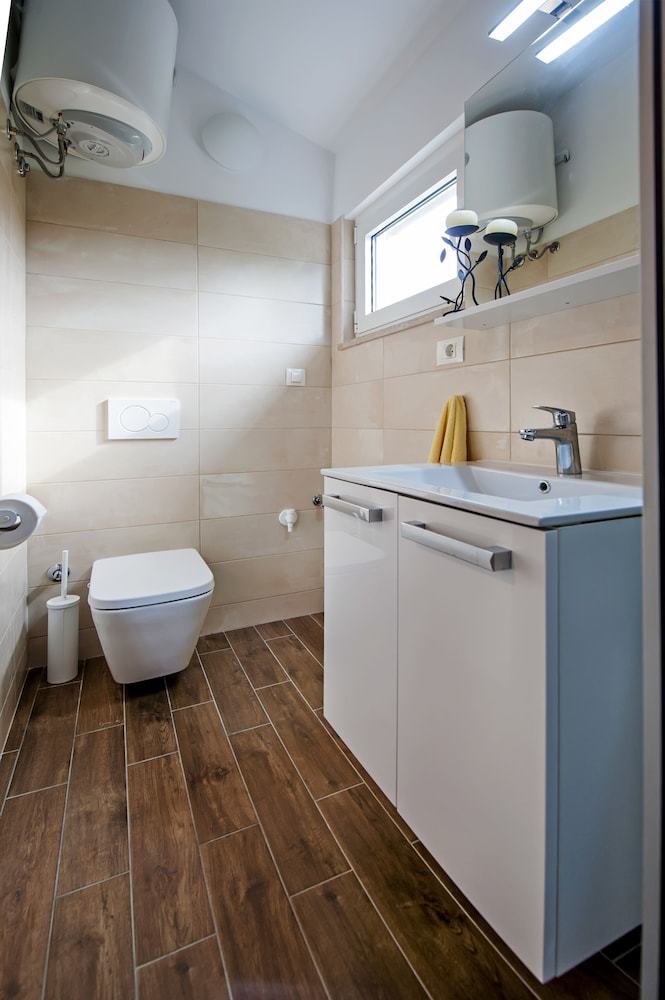 Hotel Apartments & Rooms Chiara