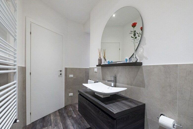 Silver Novella Luxury Apartment