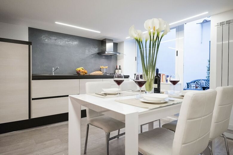 Silver Novella Luxury Apartment