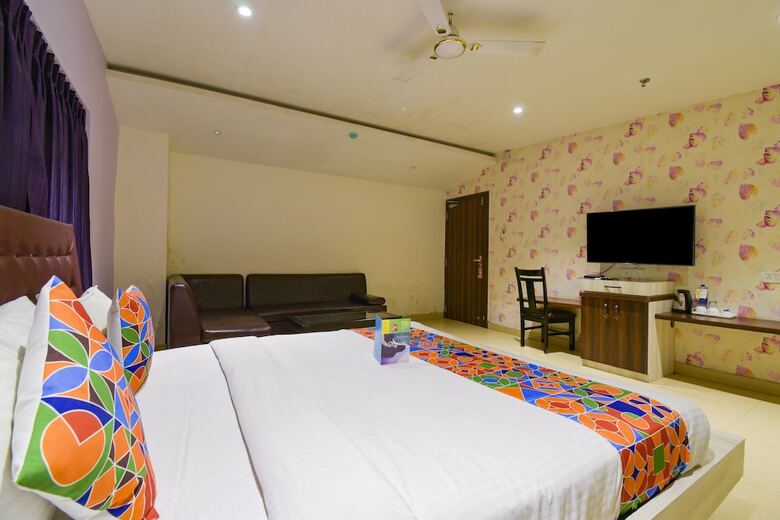 Fabhotel Pentagon Airport