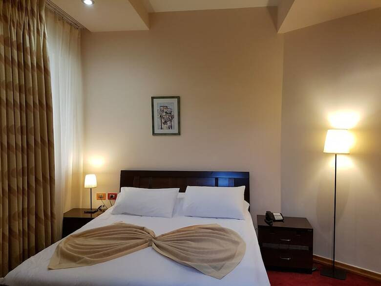 Aragosta Hotel & Restaurant