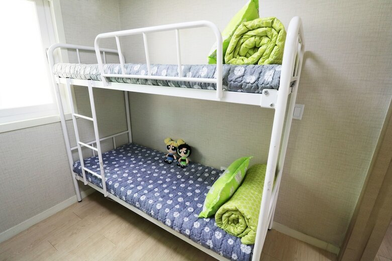 Hostal Four Seasons House - Hostel, Women Only