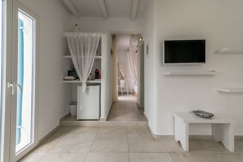 Hotel Niki Savvas Studio & Suites
