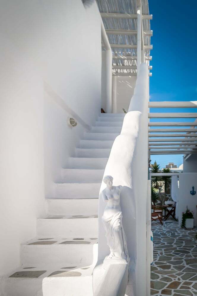 Hotel Niki Savvas Studio & Suites