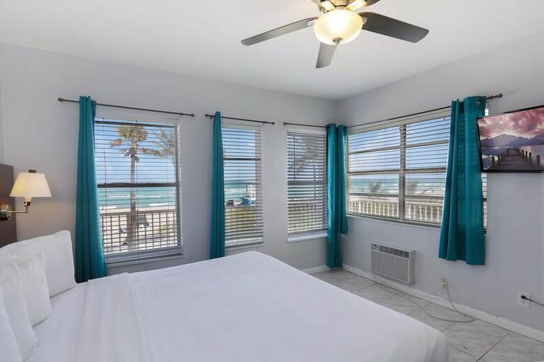 Hotel Paradise Oceanfront Hbh