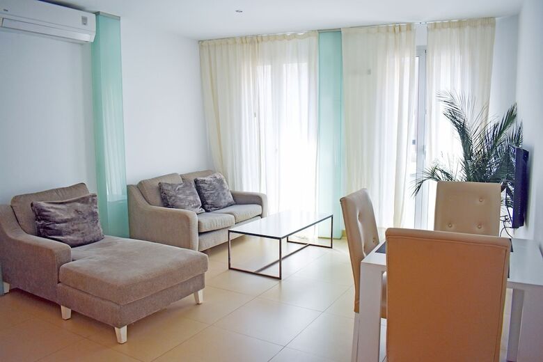 Apartamentos Living4malaga Fajardo 6