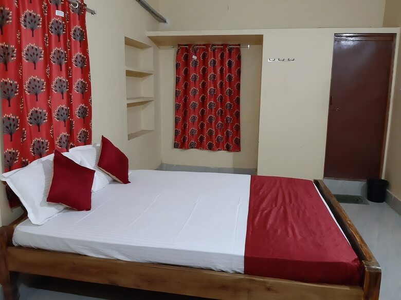 Hotel Goroomgo Maa Ugratara Lodge Puri