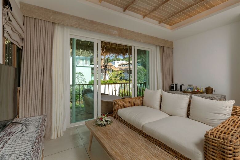 Hotel Eden Beach Resort And Spa