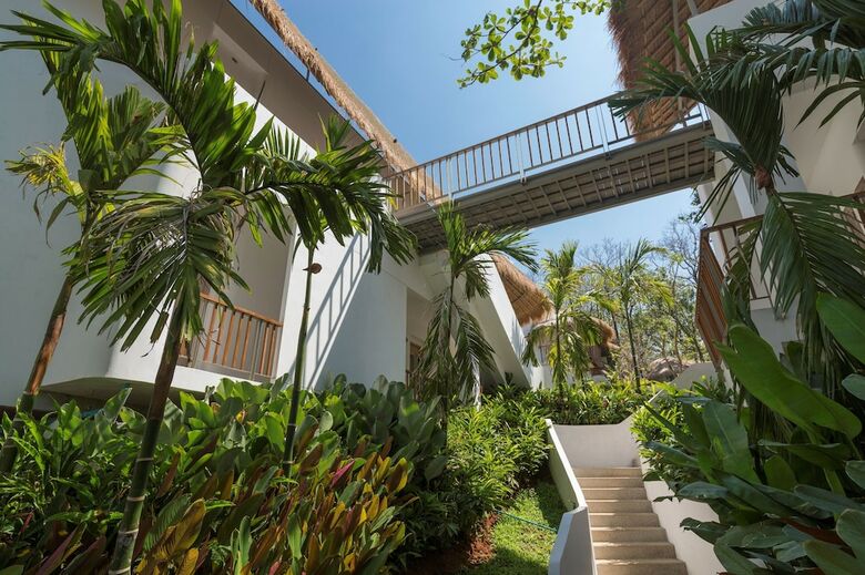 Hotel Eden Beach Resort And Spa