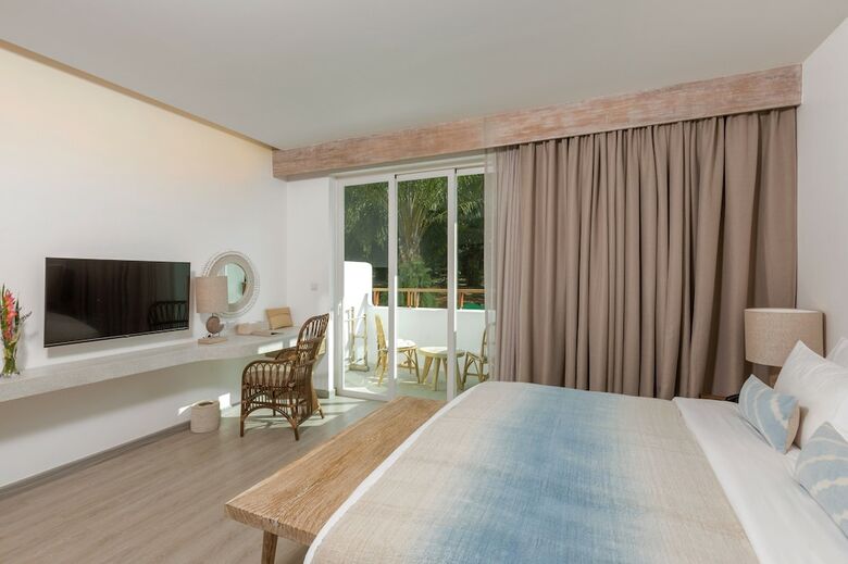 Hotel Eden Beach Resort And Spa