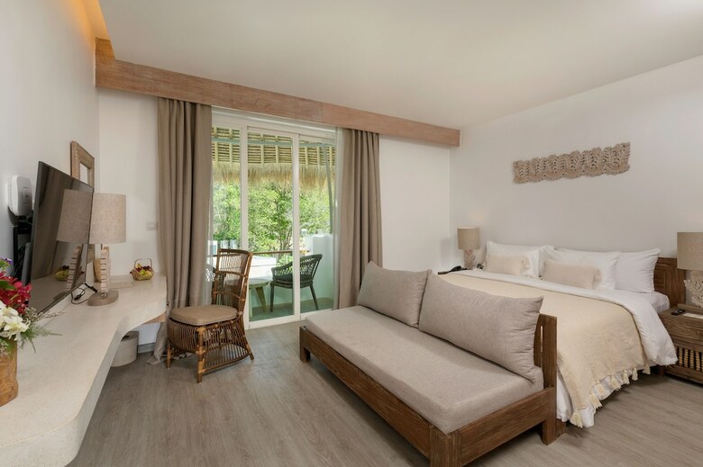 Hotel Eden Beach Resort And Spa