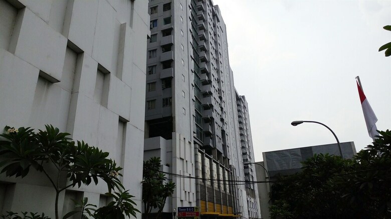 Spacious Pool View Menteng Square Apartment