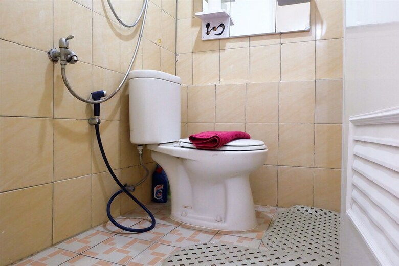 Great Location Green Pramuka Apartment
