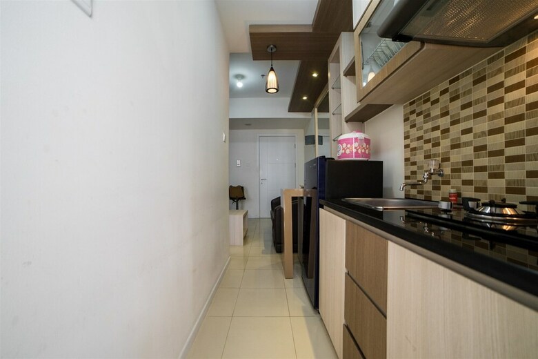 Serene & Cozy Apartment At Parahyangan Residences