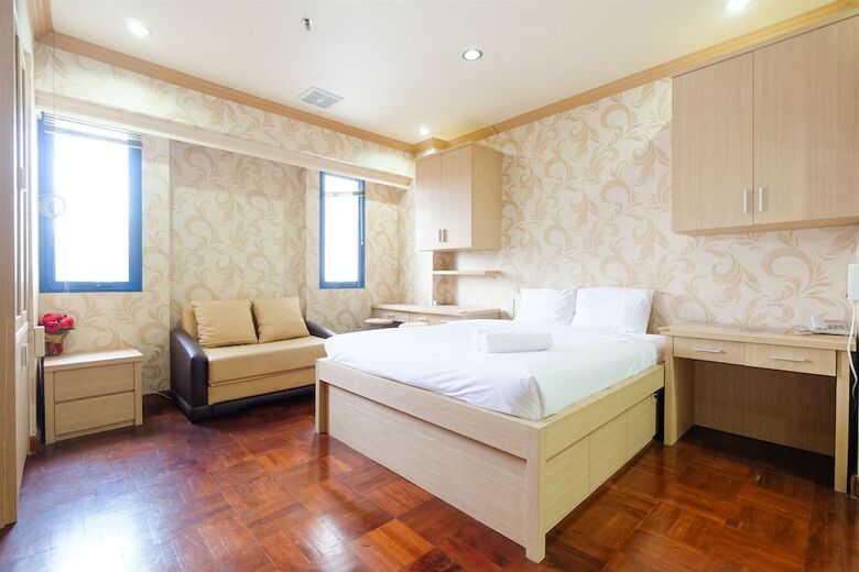 Classic Studio Park Royale Apartment Near Sudirman