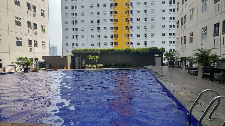 Clean And Tidy Green Pramuka Apartement