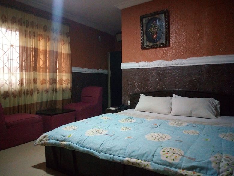 Joybam Hotel And Events Center Ososami