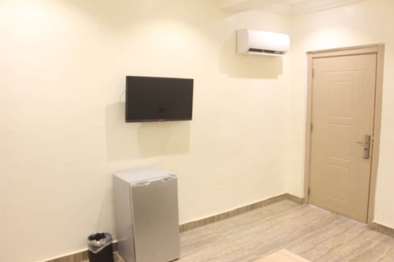Hotel H9 Suites