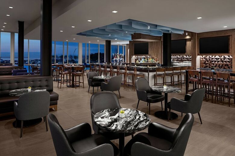 Delta Hotels By Marriott Thunder Bay