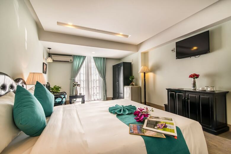 The Sunriver Boutique Hotel